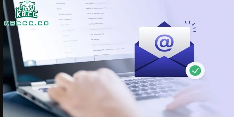 Email hỗ trợ là công cụ lý tưởng cho trường hợp phức tạp